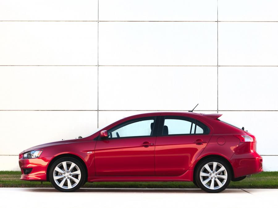  Mitsubishi Lancer Sportback GTS 2009 года  (US) (фото 3 из 12)